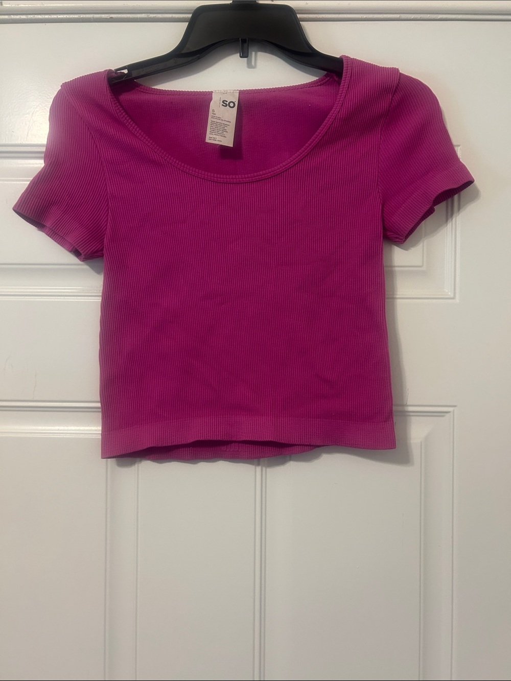 SO Magenta Ribbed Scoop-Neck Crop Tee